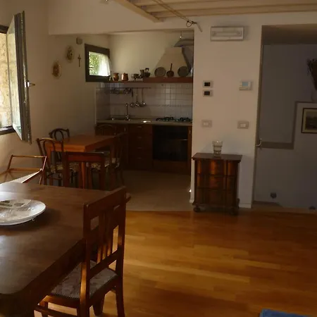 Nido Del Tadini Villa Lovere Room photo
